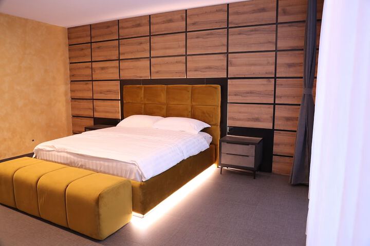 Room 11 of 21