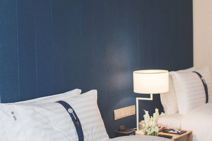 Room 12 of 60