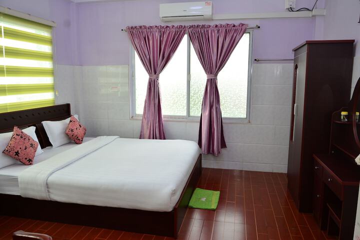 Room 7 of 32