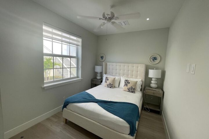 Room 126 of 172
