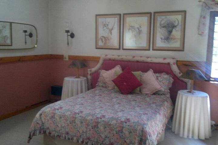 Room 2 of 9