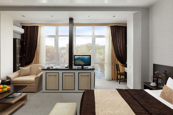 Room 10 of 64
