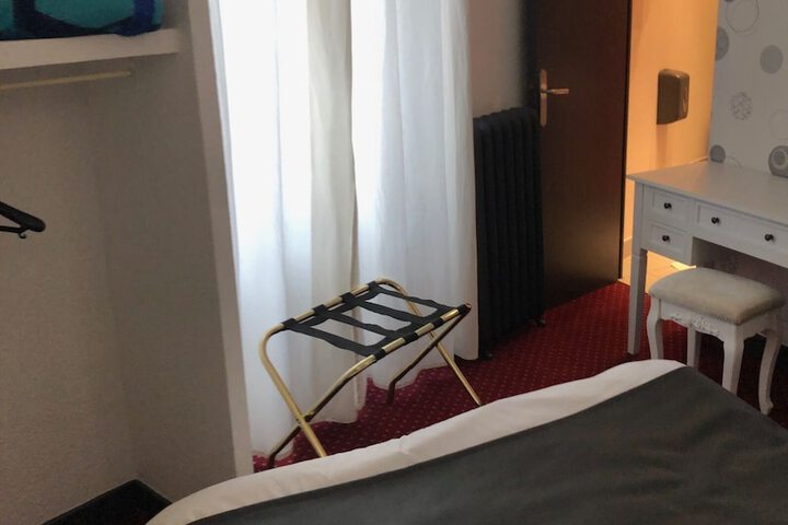 Room 7 of 37