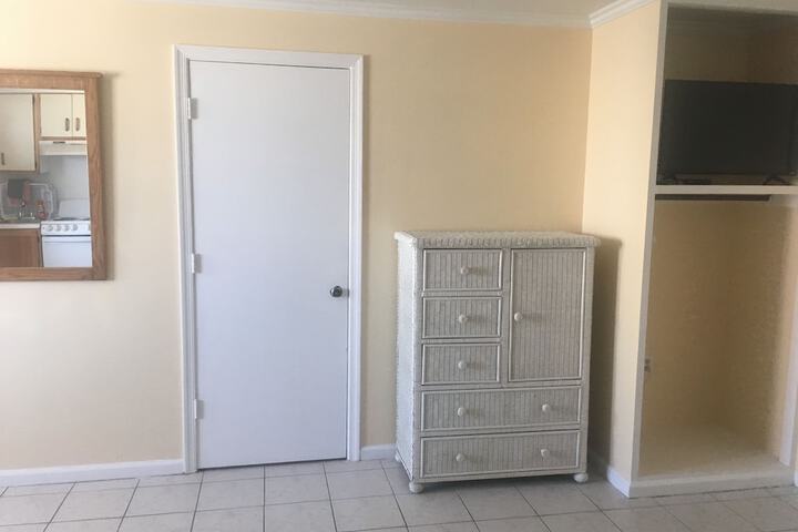 Room 5 of 34
