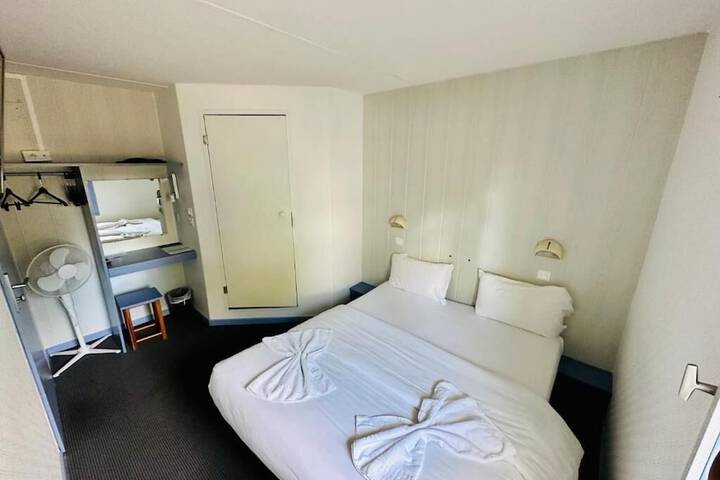 Room 3 of 11