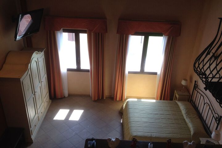 Room 25 of 120
