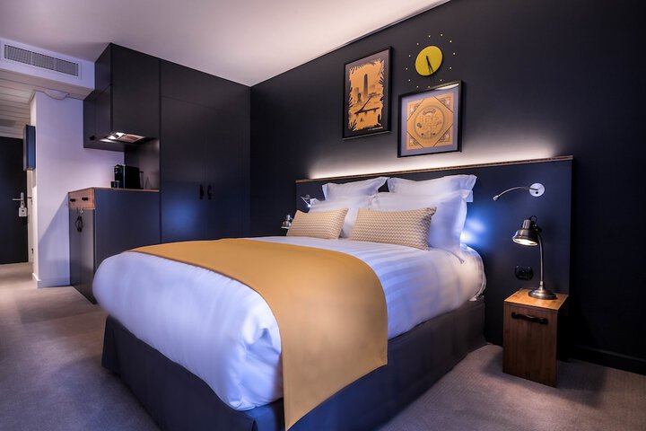 Room 10 of 68