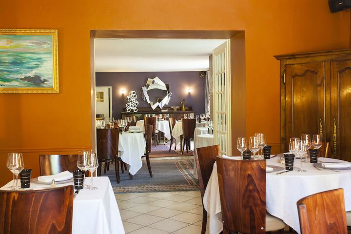 Dining 45 of 63