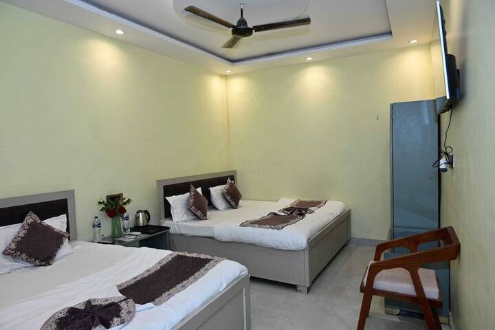 Room 25 of 44