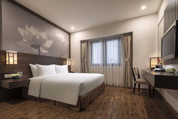 Room 8 of 74