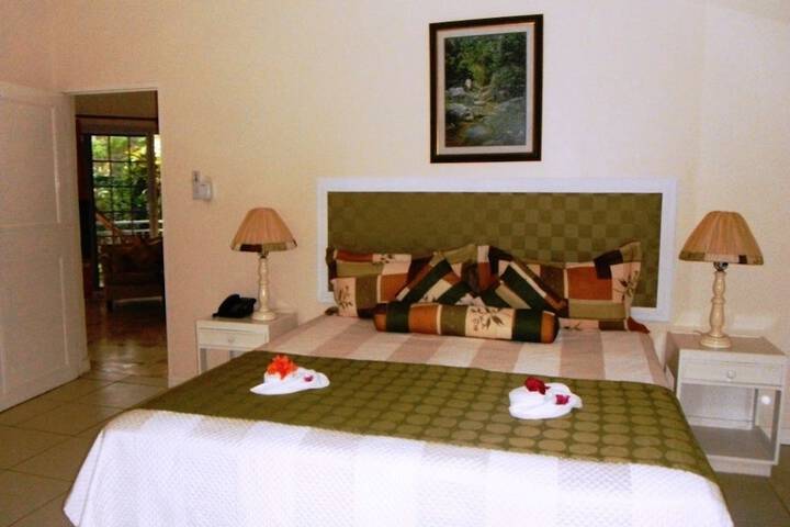 Room 4 of 79