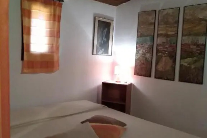 Room 2 of 9