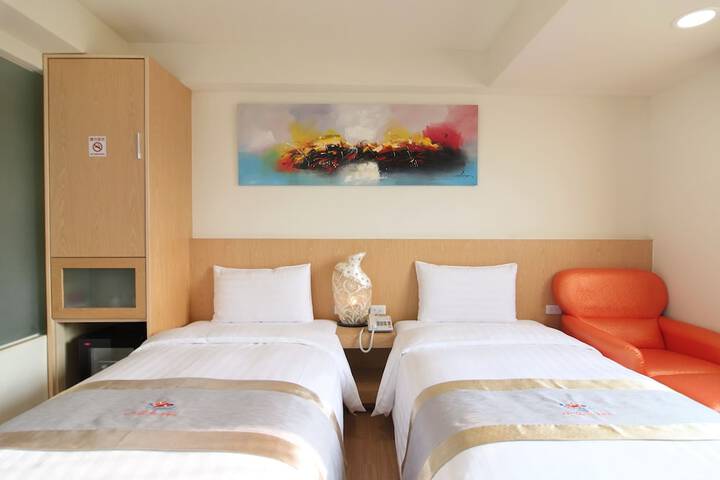 Room 5 of 74