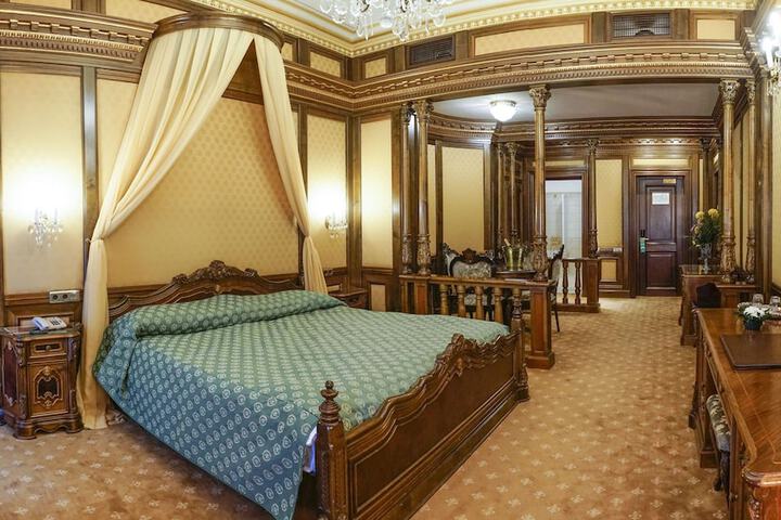 Room 4 of 39