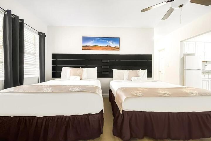 2 Queen Beds (8 of 8)