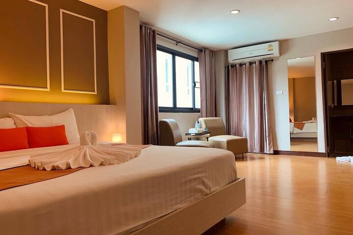 Room 34 of 174