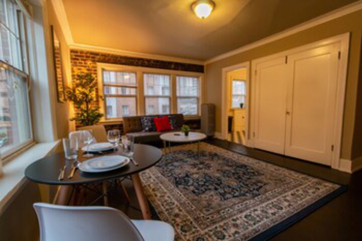 Room 10 of 20