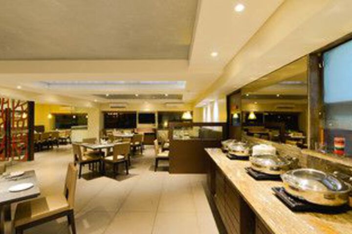 Dining 57 of 61