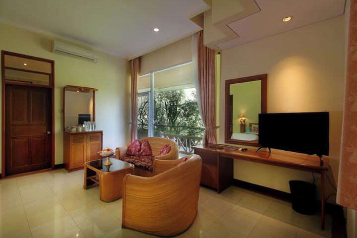 Room 27 of 103