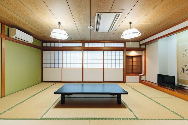 Room 7 of 14
