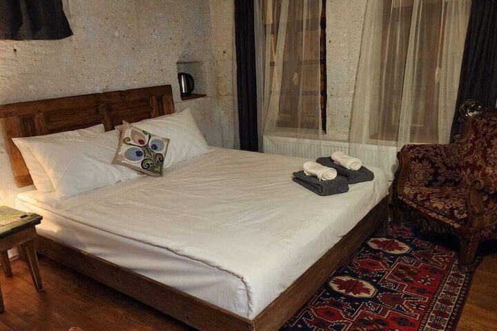 Room 12 of 38