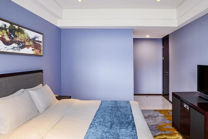 Room 12 of 72