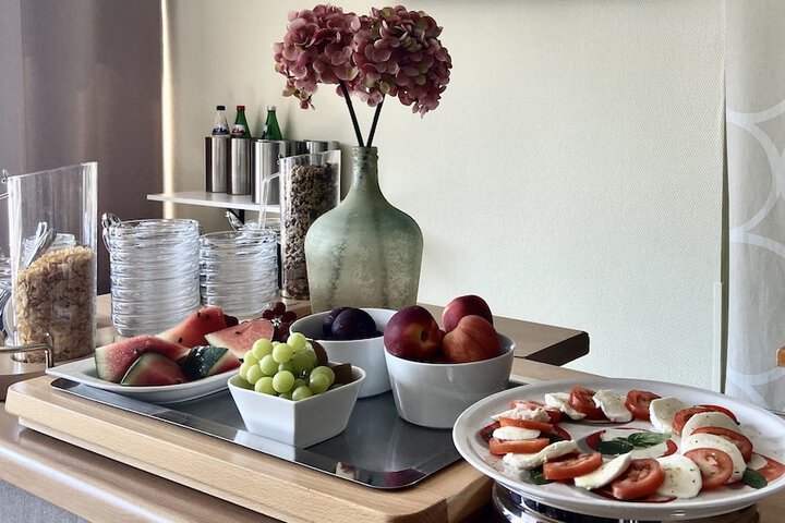 Breakfast/Coffee Service 28 of 37
