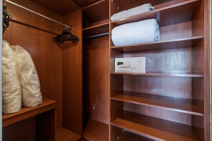 Room 49 of 132