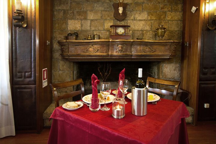 Dining 48 of 62