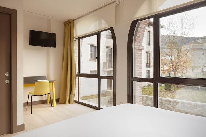Room 16 of 39