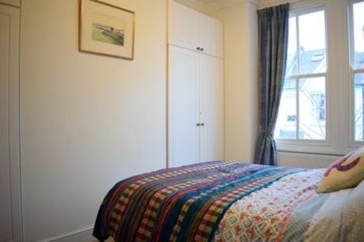 Room 6 of 13