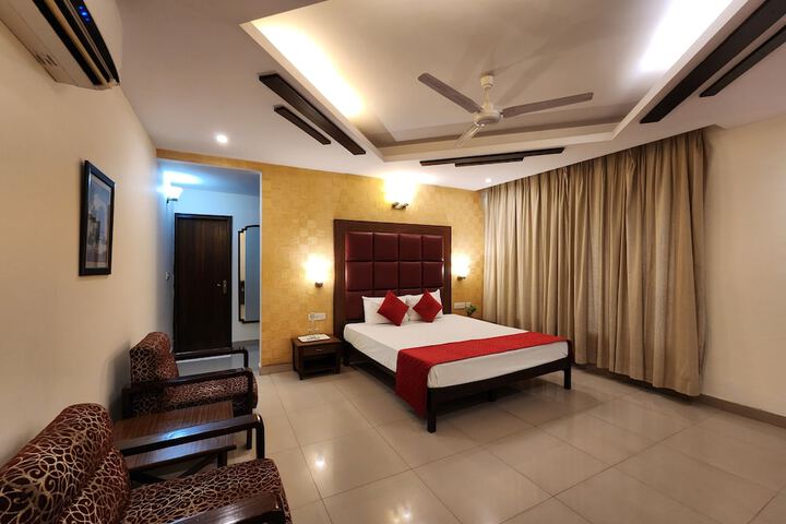 Room 4 of 11