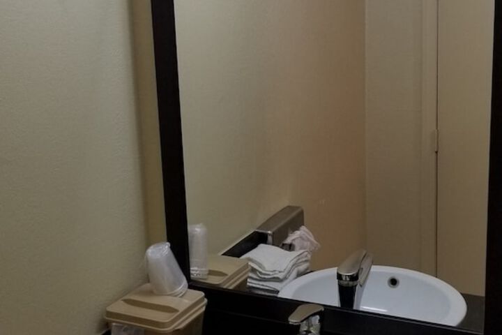 Room 10 of 15