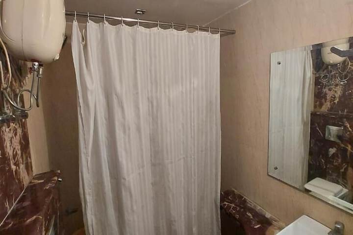 Room 42 of 64