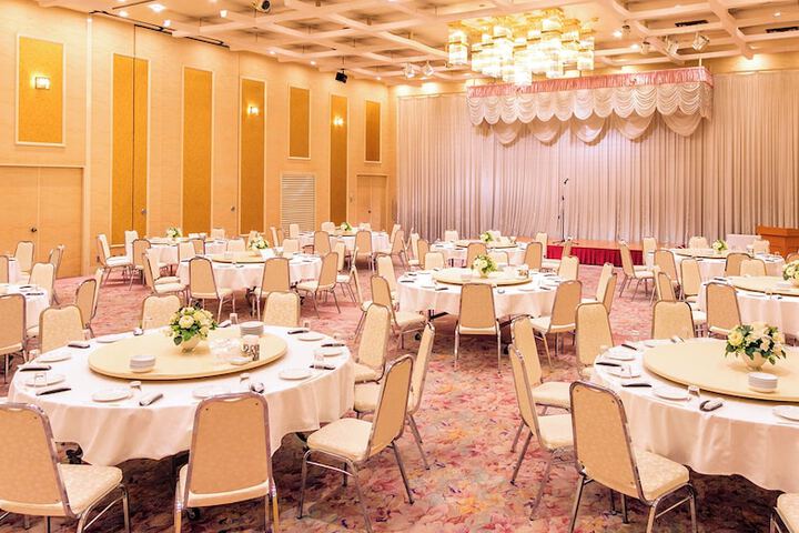 Banquet hall
