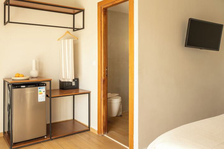 Room 18 of 48