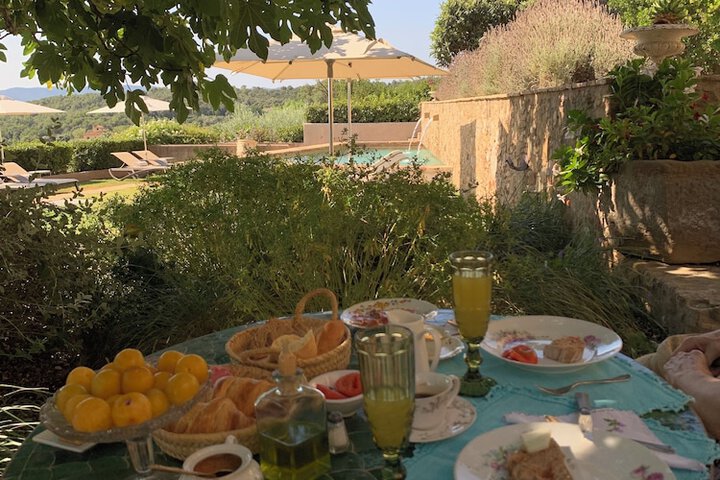Breakfast/Coffee Service 122 of 131