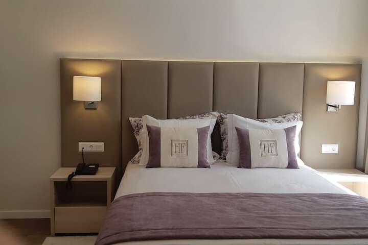 Room 12 of 73