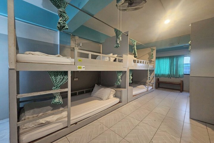 Room 53 of 94