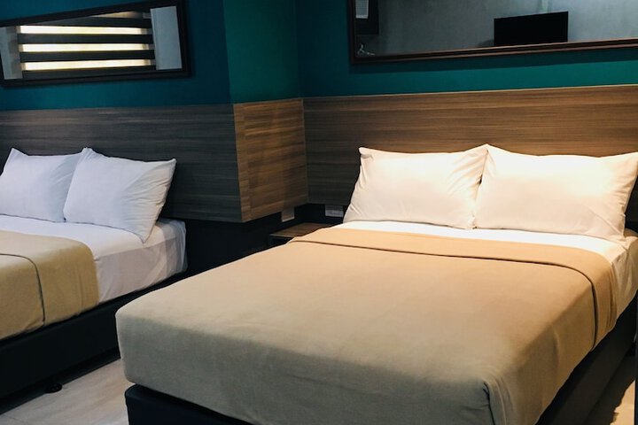 Room 15 of 40