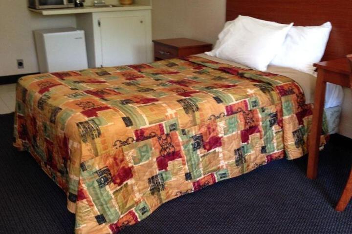 2 Double Beds (8 of 11)