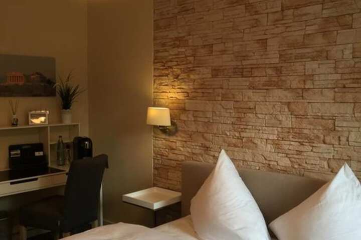 Room 8 of 23