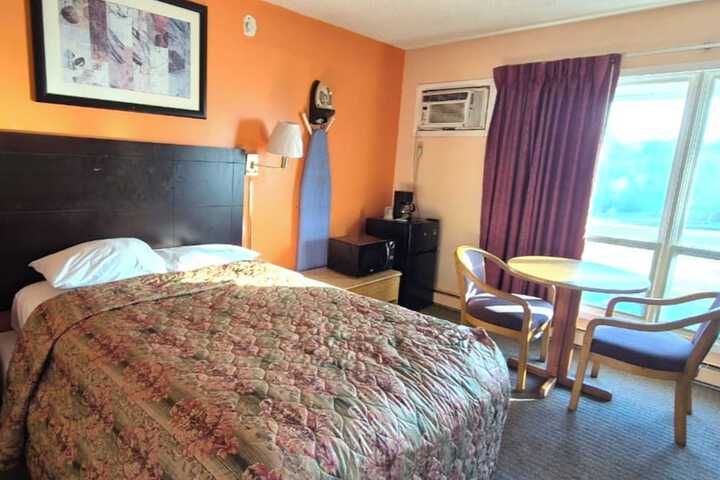 Room 16 of 44