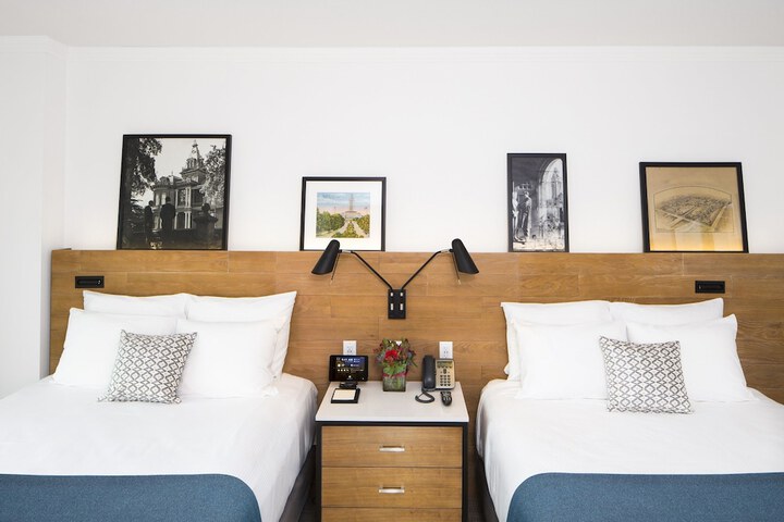 Room 6 of 54