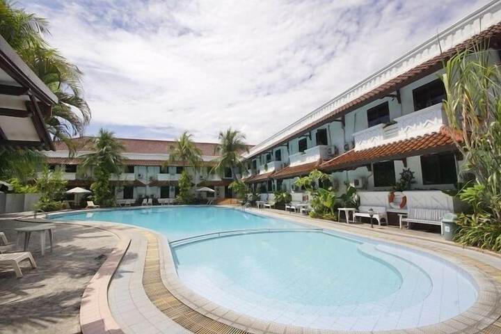 Hotel with Pool