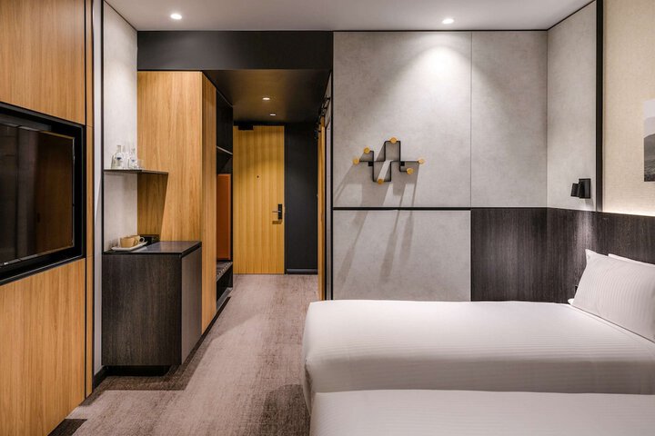 Room 21 of 97