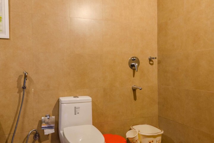Room 12 of 20