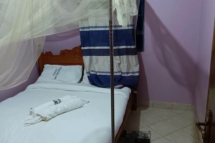 Room 7 of 25