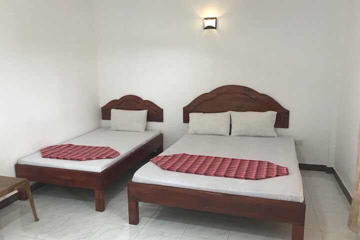 Room 12 of 28