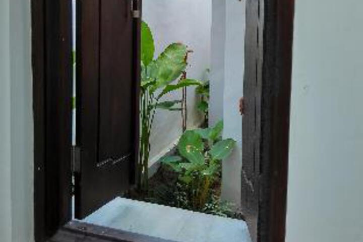 Hero Image 1 of 2